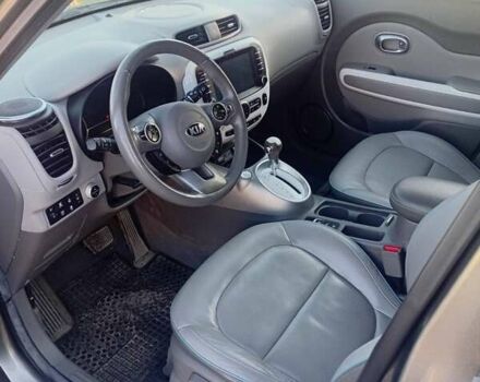 Сірий Кіа Soul, об'ємом двигуна 0 л та пробігом 126 тис. км за 5500 $, фото 8 на Automoto.ua