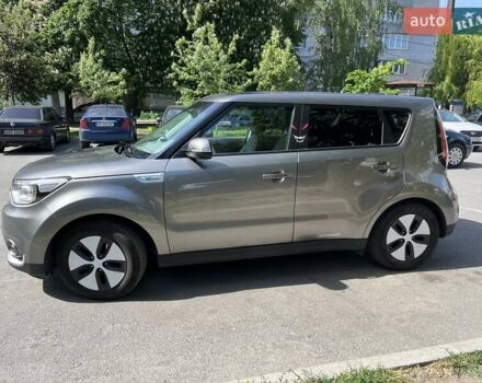 Серый Киа Soul, объемом двигателя 0 л и пробегом 35 тыс. км за 9500 $, фото 3 на Automoto.ua