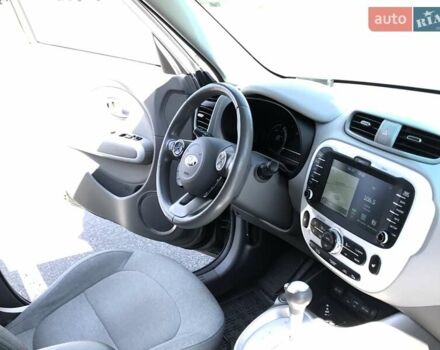 Сірий Кіа Soul, об'ємом двигуна 0 л та пробігом 100 тис. км за 7900 $, фото 34 на Automoto.ua