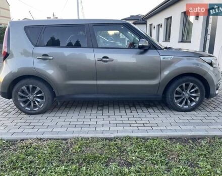 Сірий Кіа Soul, об'ємом двигуна 0 л та пробігом 100 тис. км за 6200 $, фото 10 на Automoto.ua