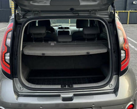 Серый Киа Soul, объемом двигателя 0 л и пробегом 185 тыс. км за 9700 $, фото 10 на Automoto.ua