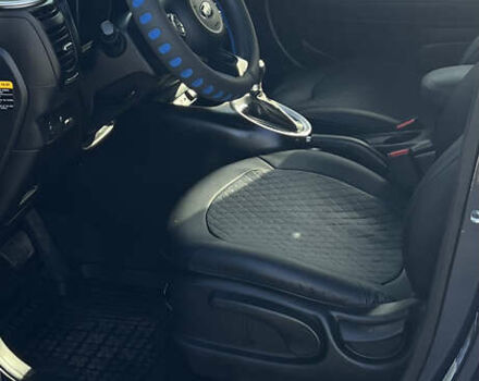 Серый Киа Soul, объемом двигателя 2 л и пробегом 177 тыс. км за 10200 $, фото 5 на Automoto.ua