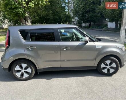 Серый Киа Soul, объемом двигателя 0 л и пробегом 35 тыс. км за 9500 $, фото 8 на Automoto.ua