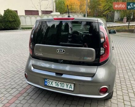 Киа Soul 2015 в Хмельницком на Automoto.ua Серый Киа Soul, объемом двигателя 0 л и пробегом 95 тыс. км за 6500 $, фото 11 на Automoto.ua