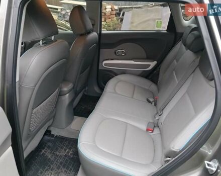 Серый Киа Soul, объемом двигателя 0 л и пробегом 143 тыс. км за 7200 $, фото 6 на Automoto.ua