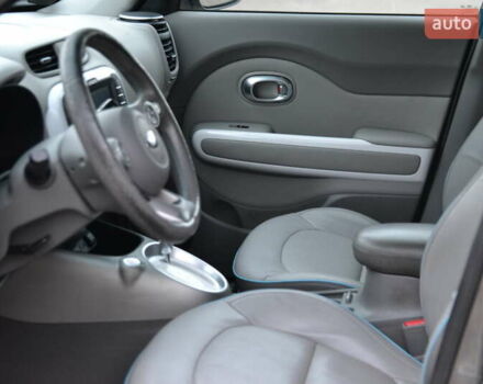 Киа Soul 2016 в Луцке на Automoto.ua Серый Киа Soul, объемом двигателя 0 л и пробегом 125 тыс. км за 5999 $, фото 13 на Automoto.ua