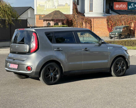 Киа Soul 2016 в Владимир-Волынский на Automoto.ua Серый Киа Soul, объемом двигателя 0 л и пробегом 143 тыс. км за 10250 $, фото 3 на Automoto.ua