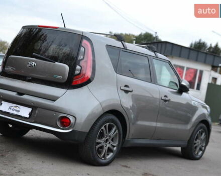Киа Soul 2016 в Луцке на Automoto.ua Серый Киа Soul, объемом двигателя 0 л и пробегом 125 тыс. км за 5999 $, фото 7 на Automoto.ua