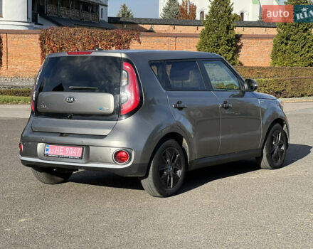 Киа Soul 2016 в Владимир-Волынский на Automoto.ua Серый Киа Soul, объемом двигателя 0 л и пробегом 143 тыс. км за 10250 $, фото 4 на Automoto.ua