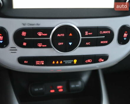 Киа Soul 2016 в Луцке на Automoto.ua Серый Киа Soul, объемом двигателя 0 л и пробегом 125 тыс. км за 5999 $, фото 24 на Automoto.ua