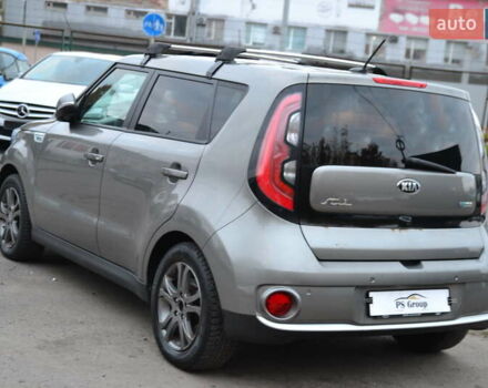 Киа Soul 2016 в Луцке на Automoto.ua Серый Киа Soul, объемом двигателя 0 л и пробегом 125 тыс. км за 5999 $, фото 9 на Automoto.ua