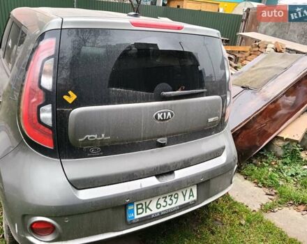 Серый Киа Soul, объемом двигателя 0 л и пробегом 143 тыс. км за 7200 $, фото 1 на Automoto.ua