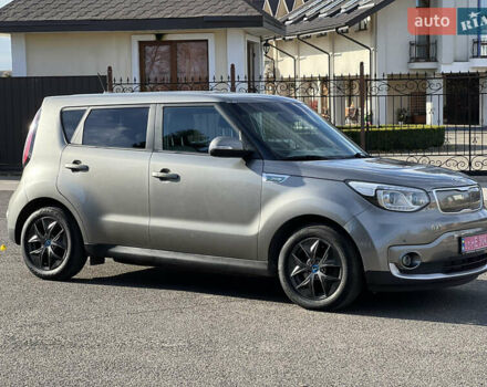 Киа Soul 2016 в Владимир-Волынский на Automoto.ua Серый Киа Soul, объемом двигателя 0 л и пробегом 143 тыс. км за 10250 $, фото 1 на Automoto.ua