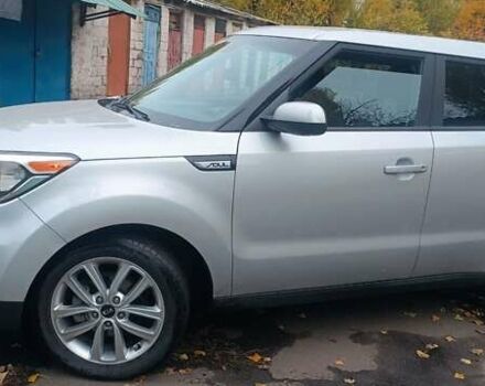 Киа Soul 2016 в Першотравенске на Automoto.ua Серый Киа Soul, объемом двигателя 2 л и пробегом 75 тыс. км за 13500 $, фото 1 на Automoto.ua