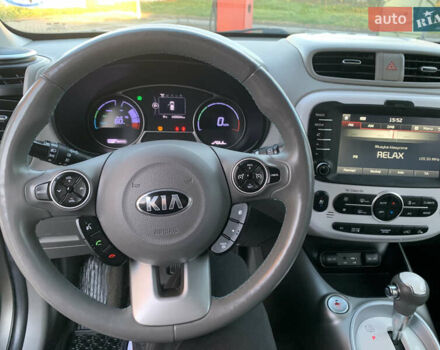 Сірий Кіа Soul, об'ємом двигуна 0 л та пробігом 142 тис. км за 7250 $, фото 13 на Automoto.ua