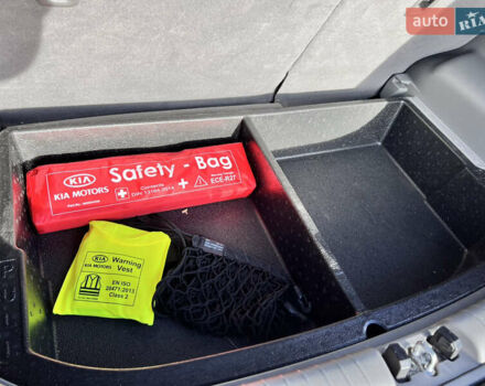 Киа Soul 2016 в Владимир-Волынский на Automoto.ua Серый Киа Soul, объемом двигателя 0 л и пробегом 143 тыс. км за 10250 $, фото 51 на Automoto.ua