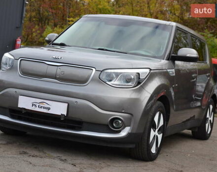 Киа Soul 2016 в Луцке на Automoto.ua Серый Киа Soul, объемом двигателя 0 л и пробегом 100 тыс. км за 11500 $, фото 1 на Automoto.ua