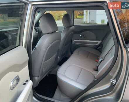 Сірий Кіа Soul, об'ємом двигуна 0 л та пробігом 142 тис. км за 7250 $, фото 10 на Automoto.ua