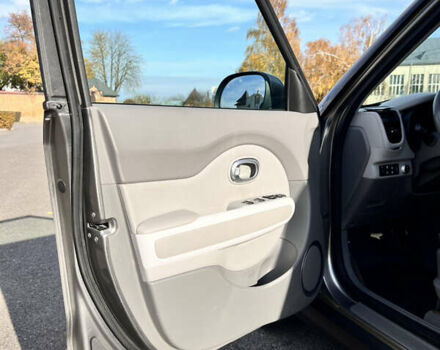 Киа Soul 2016 в Владимир-Волынский на Automoto.ua Серый Киа Soul, объемом двигателя 0 л и пробегом 143 тыс. км за 10250 $, фото 24 на Automoto.ua