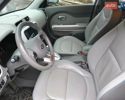 Серый Киа Soul, объемом двигателя 0 л и пробегом 143 тыс. км за 7200 $, фото 5 на Automoto.ua