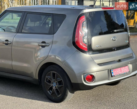 Киа Soul 2016 в Владимир-Волынский на Automoto.ua Серый Киа Soul, объемом двигателя 0 л и пробегом 143 тыс. км за 10250 $, фото 22 на Automoto.ua