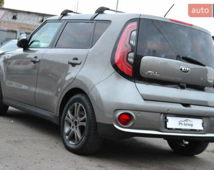 Киа Soul 2016 в Луцке на Automoto.ua Серый Киа Soul, объемом двигателя 0 л и пробегом 125 тыс. км за 5999 $, фото 10 на Automoto.ua