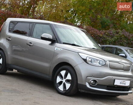 Киа Soul 2016 в Луцке на Automoto.ua Серый Киа Soul, объемом двигателя 0 л и пробегом 100 тыс. км за 11500 $, фото 4 на Automoto.ua