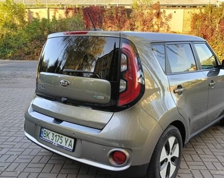Серый Киа Soul, объемом двигателя 0 л и пробегом 97 тыс. км за 12500 $, фото 3 на Automoto.ua