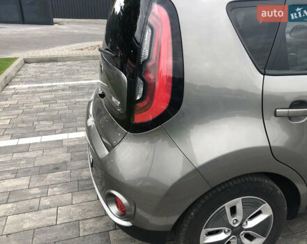 Сірий Кіа Soul, об'ємом двигуна 0 л та пробігом 130 тис. км за 10500 $, фото 9 на Automoto.ua