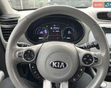 Киа Soul 2017 в Нововолынск на Automoto.ua Серый Киа Soul, объемом двигателя 0 л и пробегом 135 тыс. км за 10700 $, фото 9 на Automoto.ua