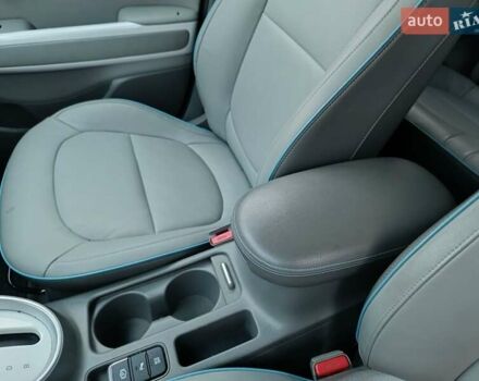 Серый Киа Soul, объемом двигателя 0 л и пробегом 130 тыс. км за 6150 $, фото 12 на Automoto.ua