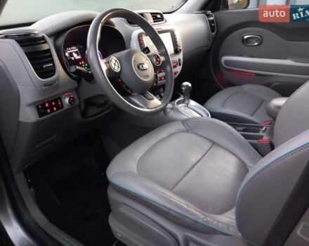 Сірий Кіа Soul, об'ємом двигуна 0 л та пробігом 105 тис. км за 11200 $, фото 13 на Automoto.ua