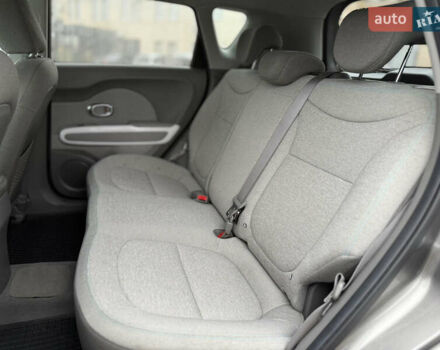 Сірий Кіа Soul, об'ємом двигуна 0 л та пробігом 141 тис. км за 10444 $, фото 10 на Automoto.ua