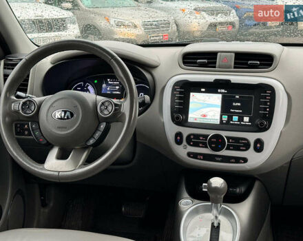Киа Soul 2017 в Виннице на Automoto.ua Серый Киа Soul, объемом двигателя 0 л и пробегом 108 тыс. км за 10390 $, фото 23 на Automoto.ua