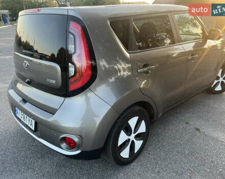 Серый Киа Soul, объемом двигателя 0 л и пробегом 97 тыс. км за 11850 $, фото 4 на Automoto.ua