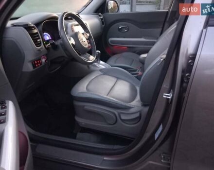 Сірий Кіа Soul, об'ємом двигуна 0 л та пробігом 105 тис. км за 11200 $, фото 12 на Automoto.ua