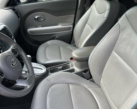 Сірий Кіа Soul, об'ємом двигуна 0 л та пробігом 161 тис. км за 10200 $, фото 28 на Automoto.ua