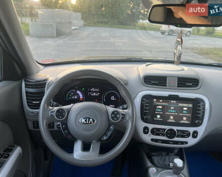 Серый Киа Soul, объемом двигателя 0 л и пробегом 97 тыс. км за 11850 $, фото 14 на Automoto.ua