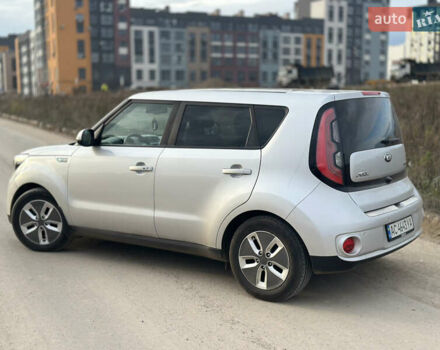 Сірий Кіа Soul, об'ємом двигуна 0 л та пробігом 161 тис. км за 10200 $, фото 7 на Automoto.ua
