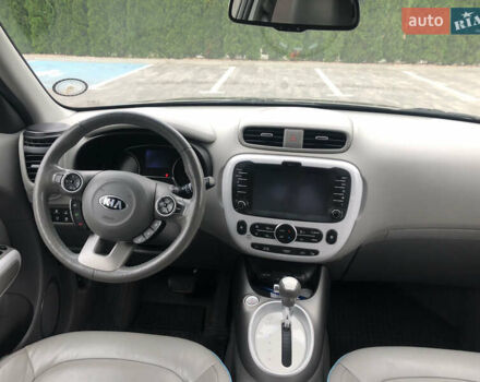 Сірий Кіа Soul, об'ємом двигуна 0 л та пробігом 130 тис. км за 10500 $, фото 18 на Automoto.ua