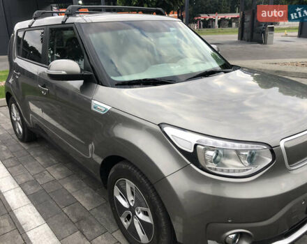 Сірий Кіа Soul, об'ємом двигуна 0 л та пробігом 130 тис. км за 10500 $, фото 12 на Automoto.ua