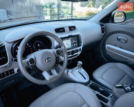 Сірий Кіа Soul, об'ємом двигуна 0 л та пробігом 46 тис. км за 11750 $, фото 15 на Automoto.ua