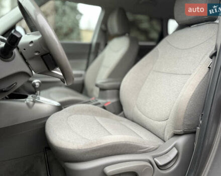 Сірий Кіа Soul, об'ємом двигуна 0 л та пробігом 141 тис. км за 10444 $, фото 7 на Automoto.ua
