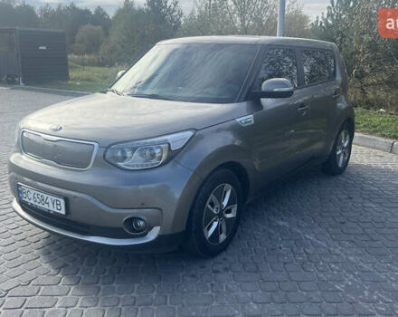 Киа Soul 2017 в Львове на Automoto.ua Серый Киа Soul, объемом двигателя 0 л и пробегом 140 тыс. км за 9800 $, фото 2 на Automoto.ua