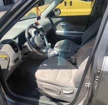 Киа Soul 2017 в Харькове на Automoto.ua Серый Киа Soul, объемом двигателя 0 л и пробегом 77 тыс. км за 13000 $, фото 5 на Automoto.ua