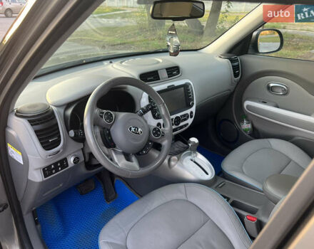 Серый Киа Soul, объемом двигателя 0 л и пробегом 97 тыс. км за 11850 $, фото 8 на Automoto.ua