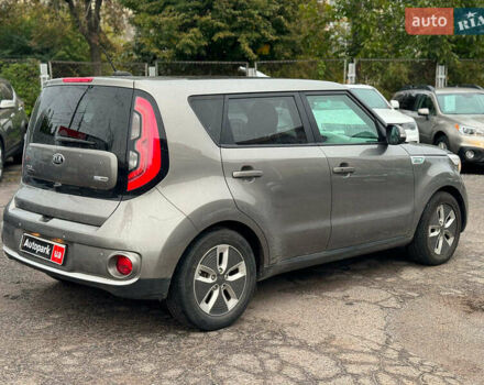 Киа Soul 2017 в Виннице на Automoto.ua Серый Киа Soul, объемом двигателя 0 л и пробегом 108 тыс. км за 10390 $, фото 4 на Automoto.ua
