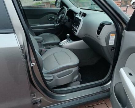 Серый Киа Soul, объемом двигателя 0 л и пробегом 130 тыс. км за 6150 $, фото 27 на Automoto.ua