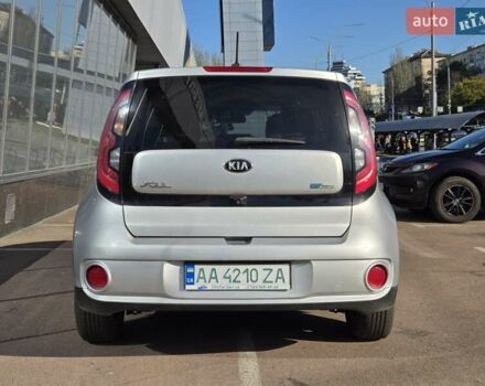 Сірий Кіа Soul, об'ємом двигуна 0 л та пробігом 116 тис. км за 9700 $, фото 4 на Automoto.ua