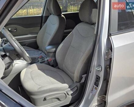 Сірий Кіа Soul, об'ємом двигуна 0 л та пробігом 116 тис. км за 9700 $, фото 7 на Automoto.ua